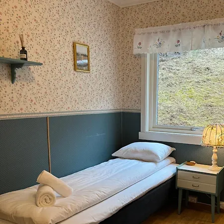 Guest house Svingen - Panoramic Fjord Views In