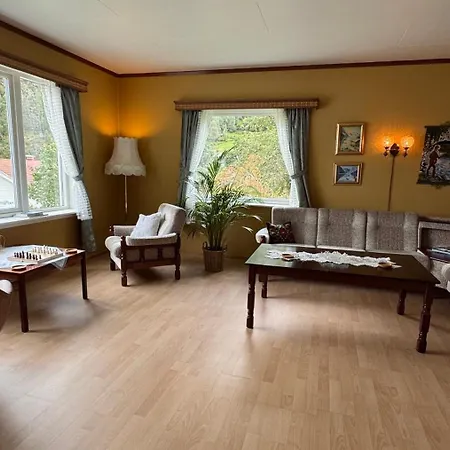 Guest house Svingen - Panoramic Fjord Views In