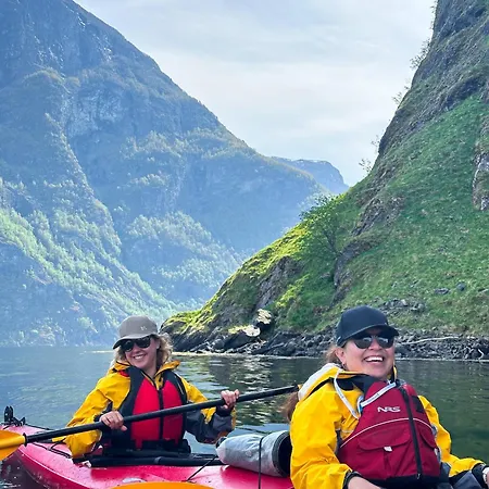 Svingen - Panoramic Fjord Views In Guest house