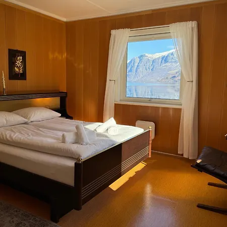 Guest house Svingen - Panoramic Fjord Views In *