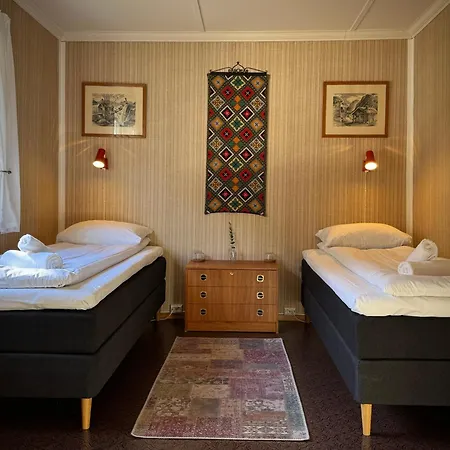 Svingen - Panoramic Fjord Views In Guest house Flam