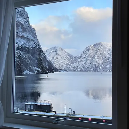 Svingen - Panoramic Fjord Views In Flåm