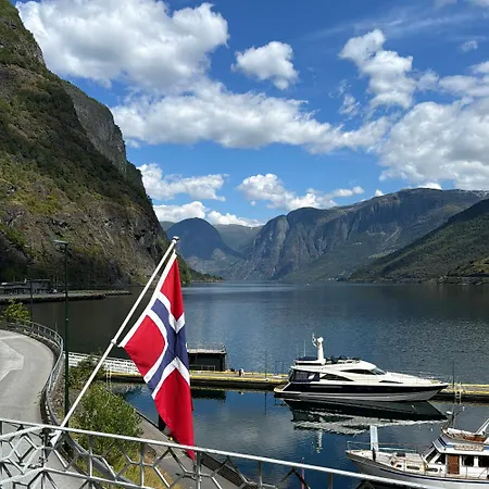Svingen - Panoramic Fjord Views In Penzion *