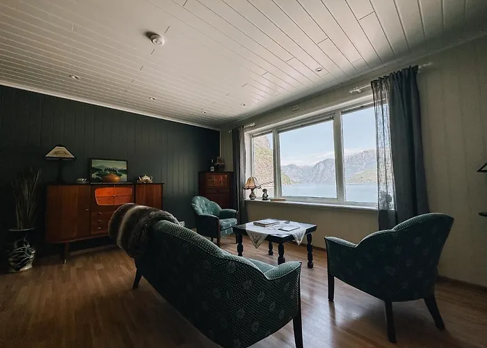 Svingen - Panoramic Fjord Views In Flåm