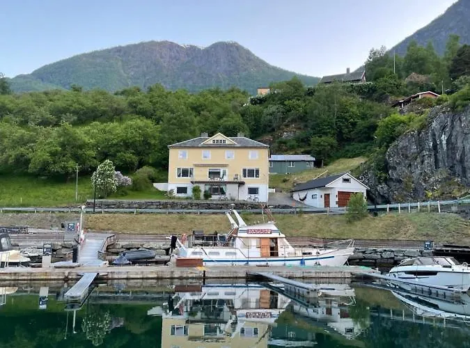 Svingen - Panoramic Fjord Views In *