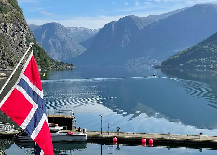 Casa de hóspedes Svingen - Panoramic Fjord Views In Flåm