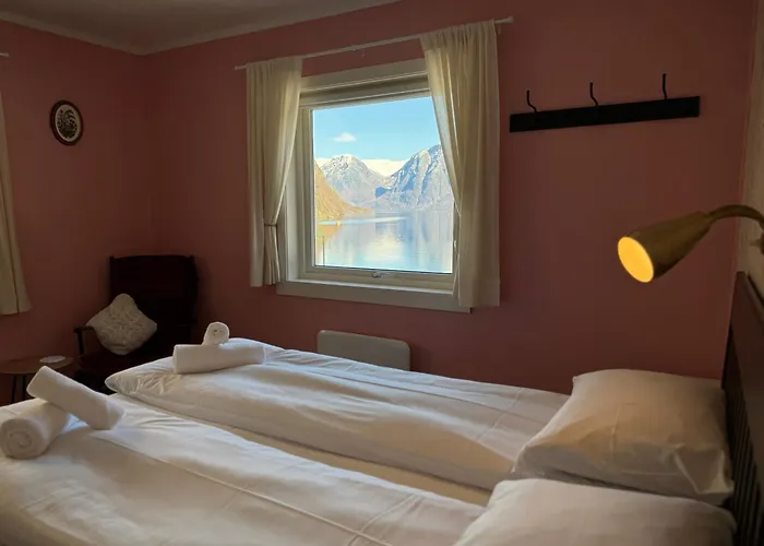 Svingen - Panoramic Fjord Views In *