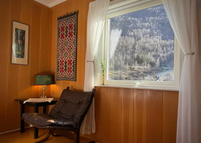 Svingen - Panoramic Fjord Views In Pensjonat *