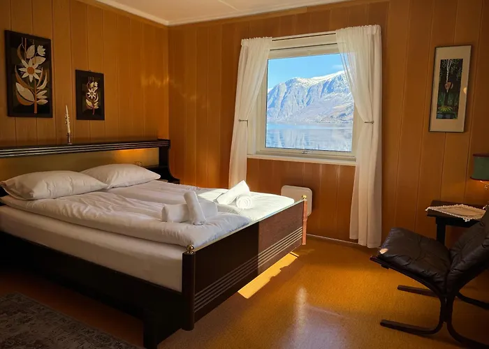 Casa de hóspedes Svingen - Panoramic Fjord Views In *