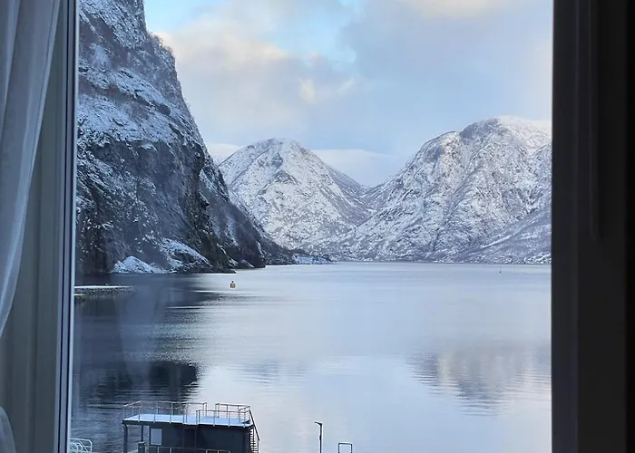 Svingen - Panoramic Fjord Views In Flåm