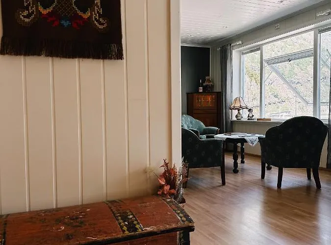 Гостевой дом Svingen - Panoramic Fjord Views In Флам