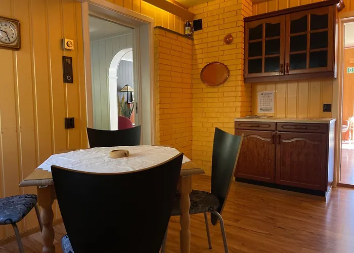 Svingen - Panoramic Fjord Views In